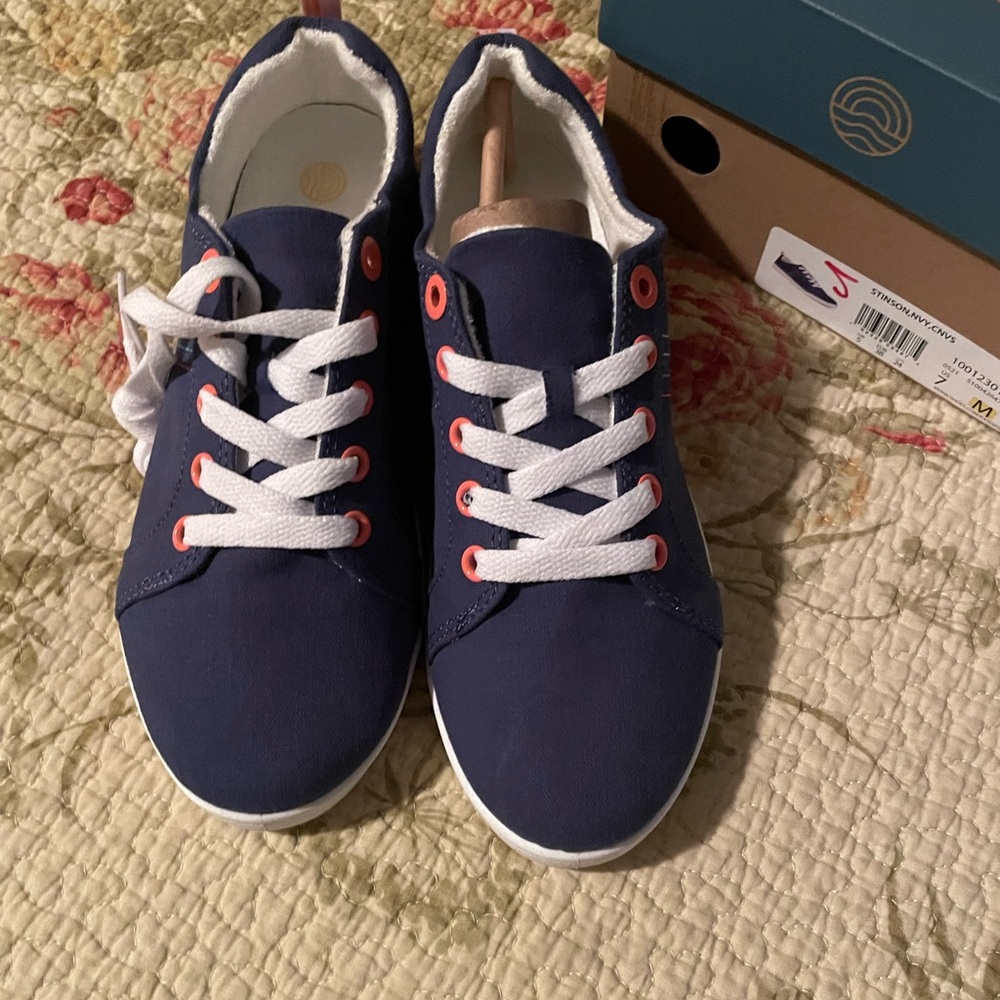 Vionic shoes